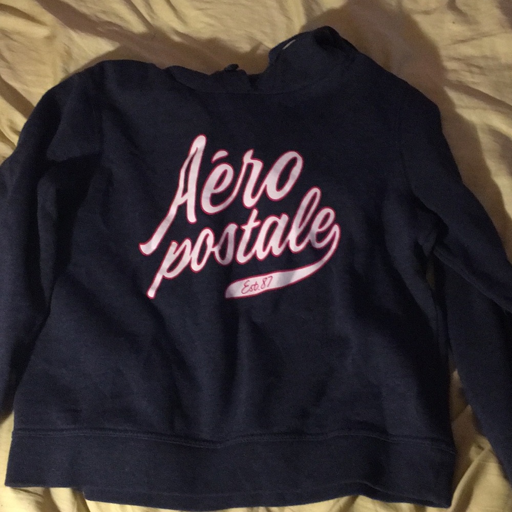 i am selling an aeropostale shirt